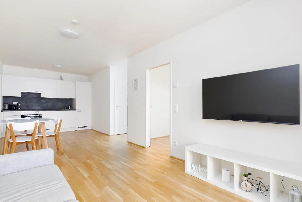 Whats-App Self-Check-In - 1Br Apartment, Near Airport,15 Min To Center Vienna 0*,  Austria