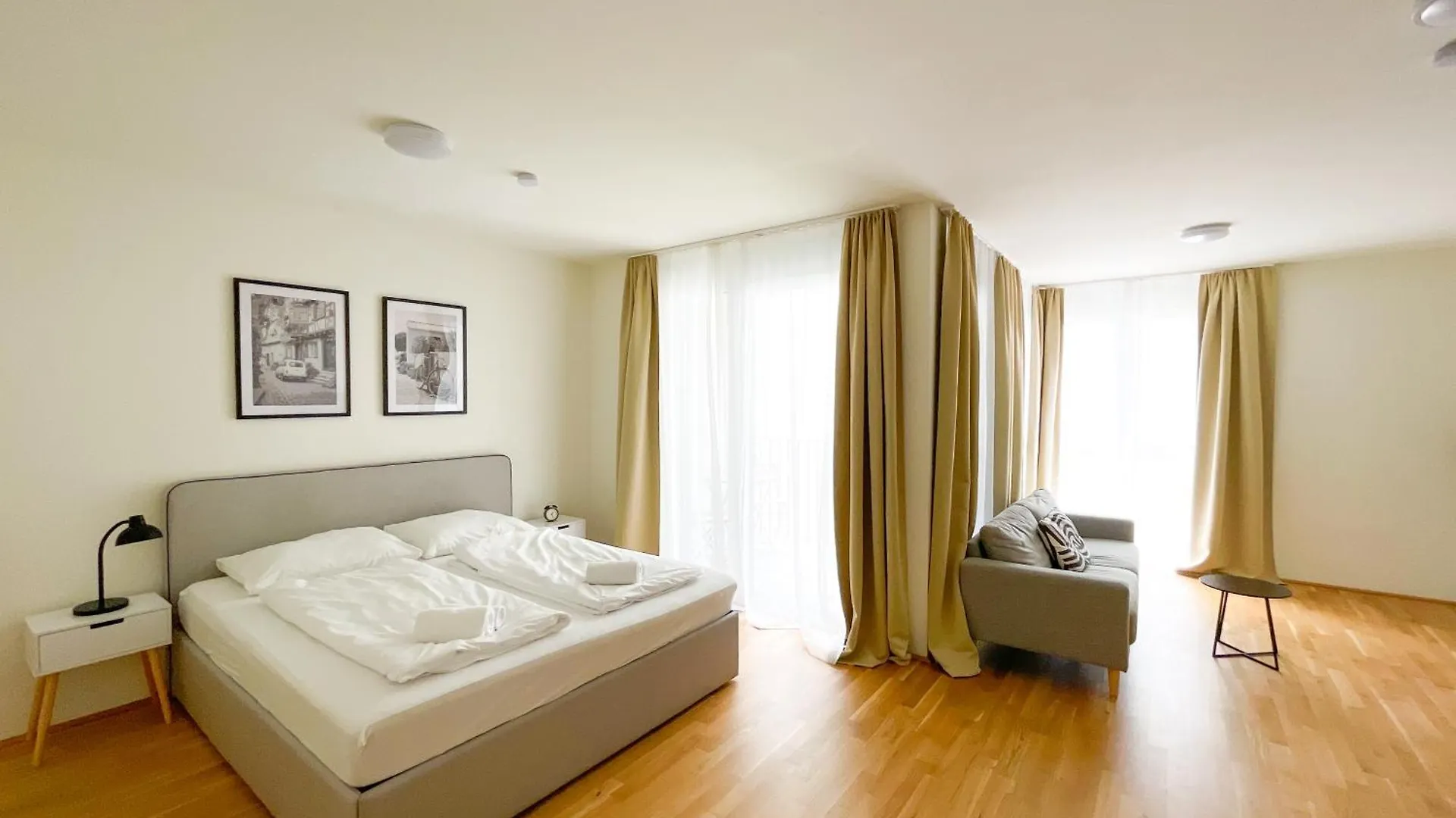 Whats-App Self-Check-In - 1Br Apartment, Near Airport,15 Min To Center Vienna Apartment