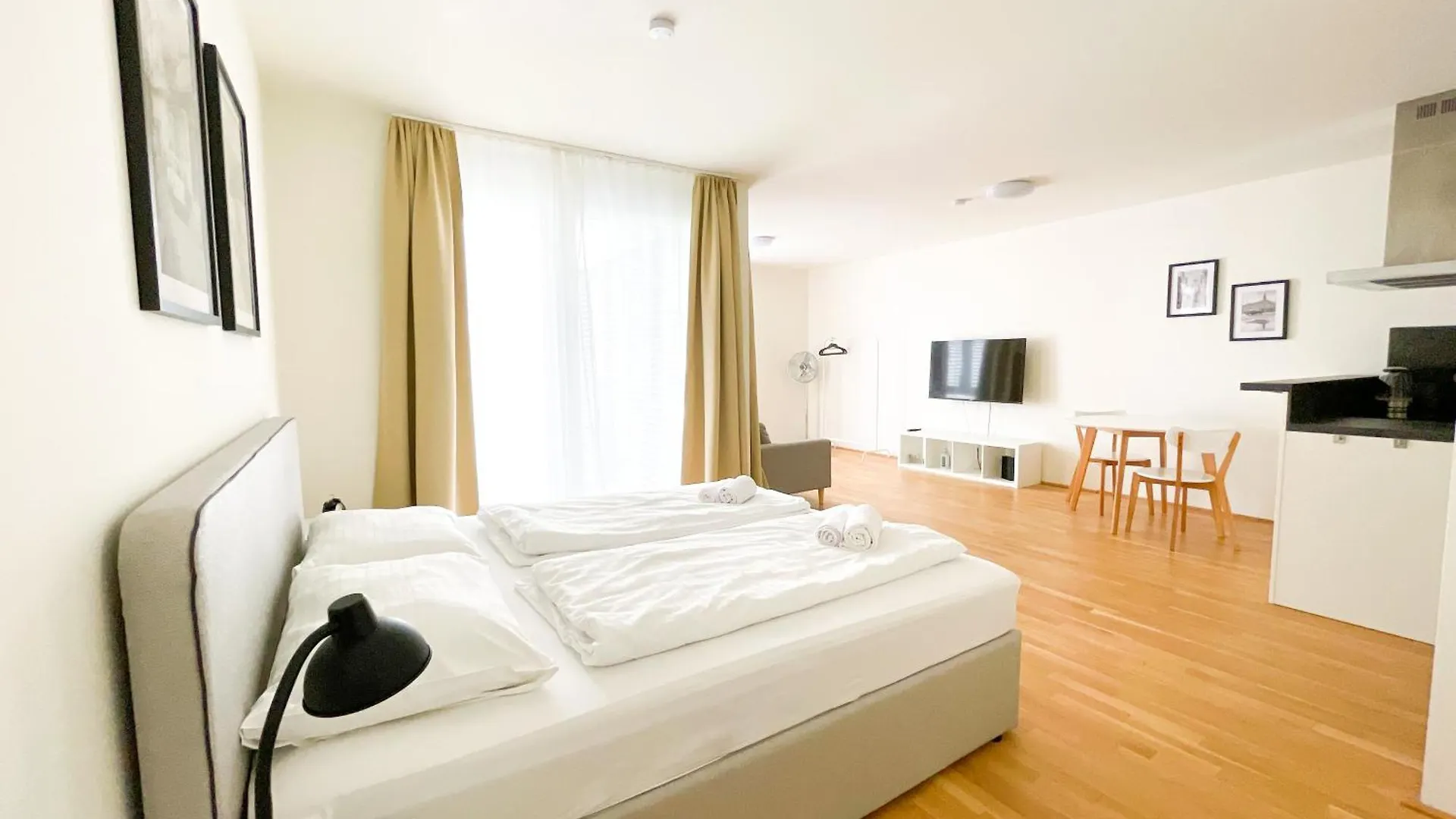 Whats-App Self-Check-In - 1Br Apartment, Near Airport,15 Min To Center Vienna 0*,